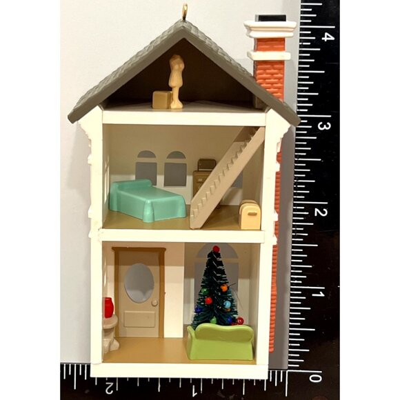 1990 HALLMARK KEEPSAKE ORNAMENT QX469-6 HOLIDAY HOME NOSTALGIC HOUSES AND SHOPS - Picture 5 of 5